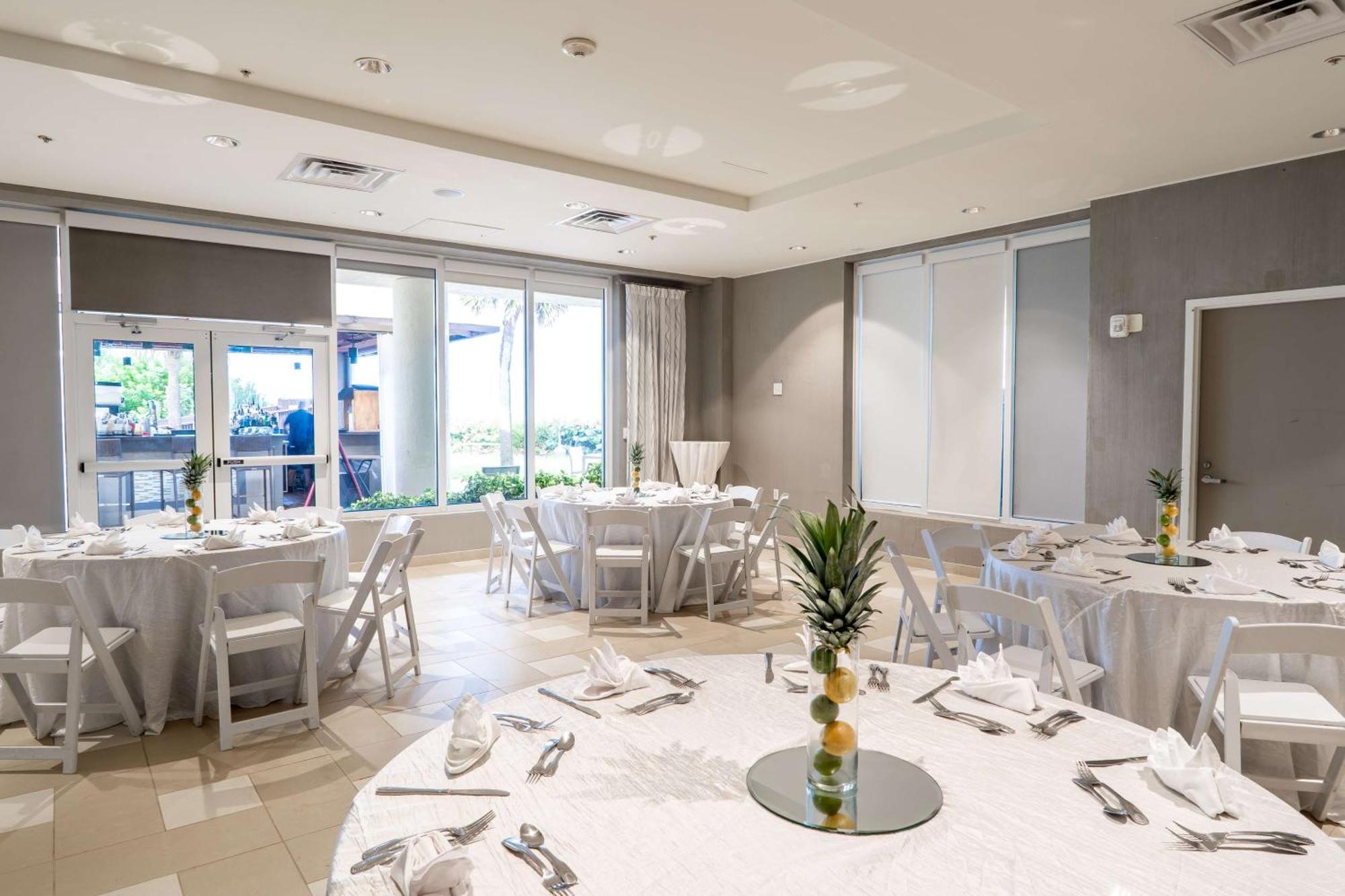Hilton Melbourne Beach Oceanfront Exteriör bild