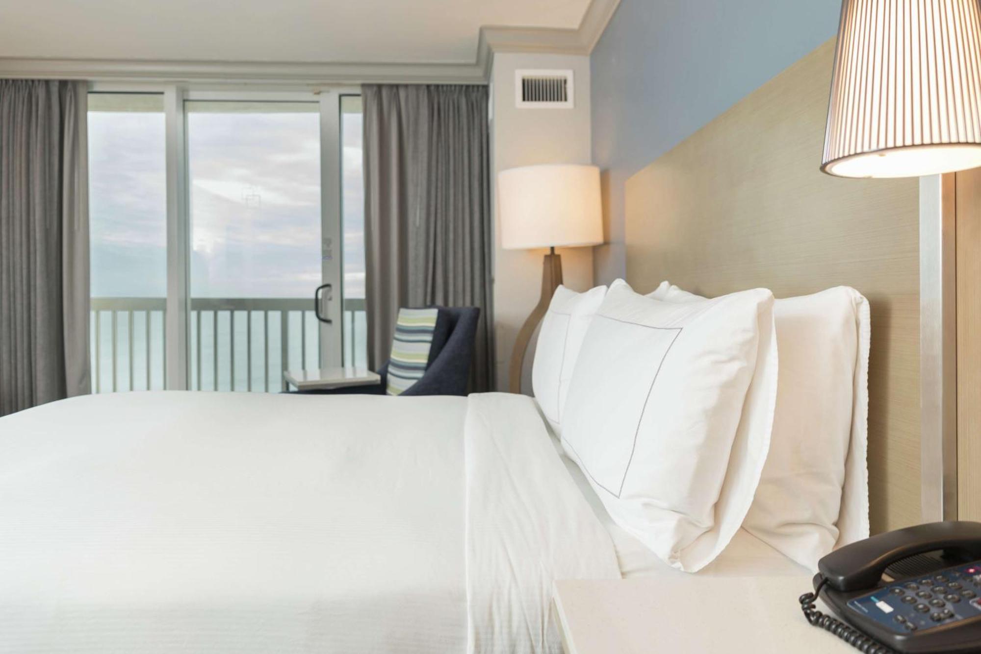 Hilton Melbourne Beach Oceanfront Exteriör bild