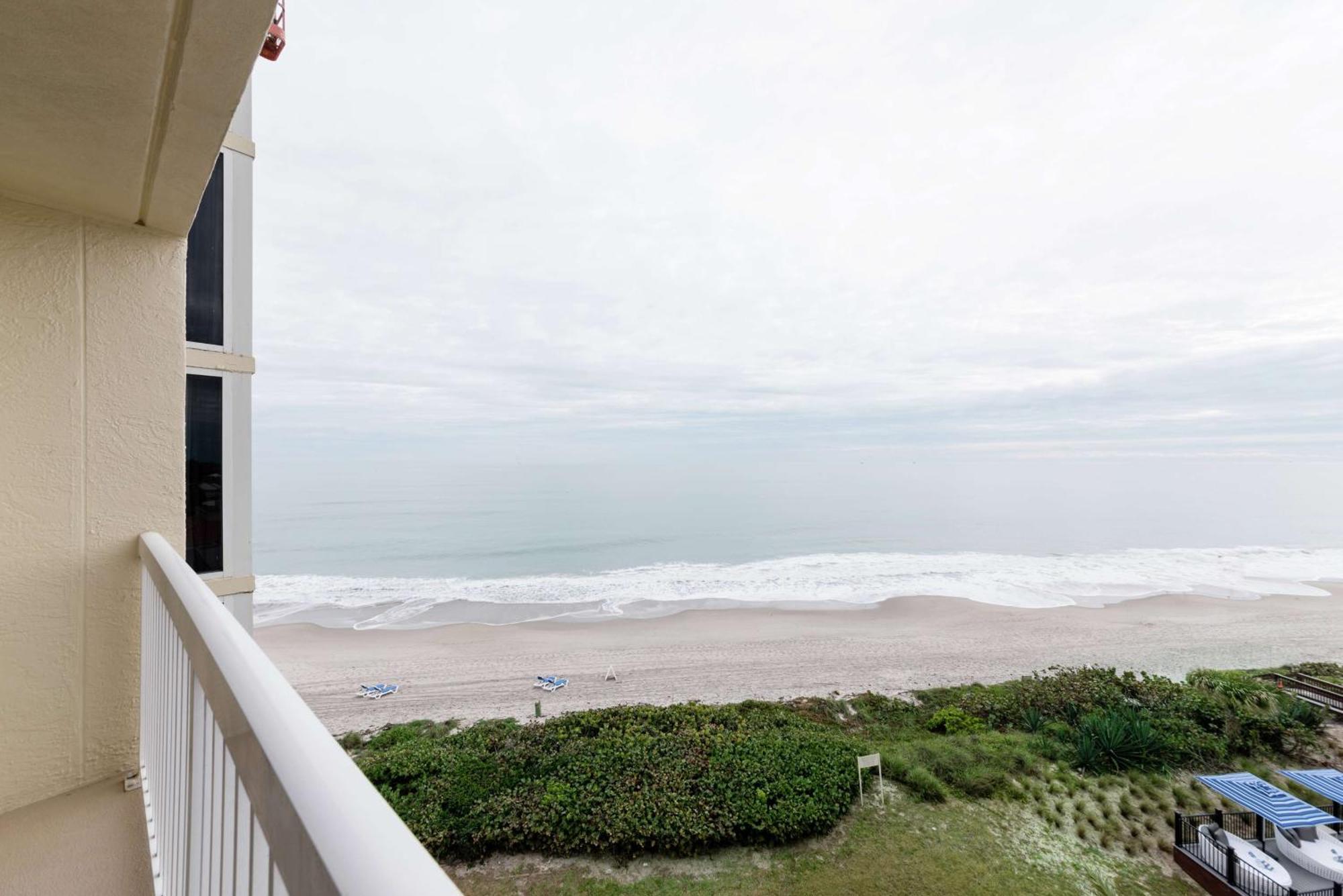 Hilton Melbourne Beach Oceanfront Exteriör bild