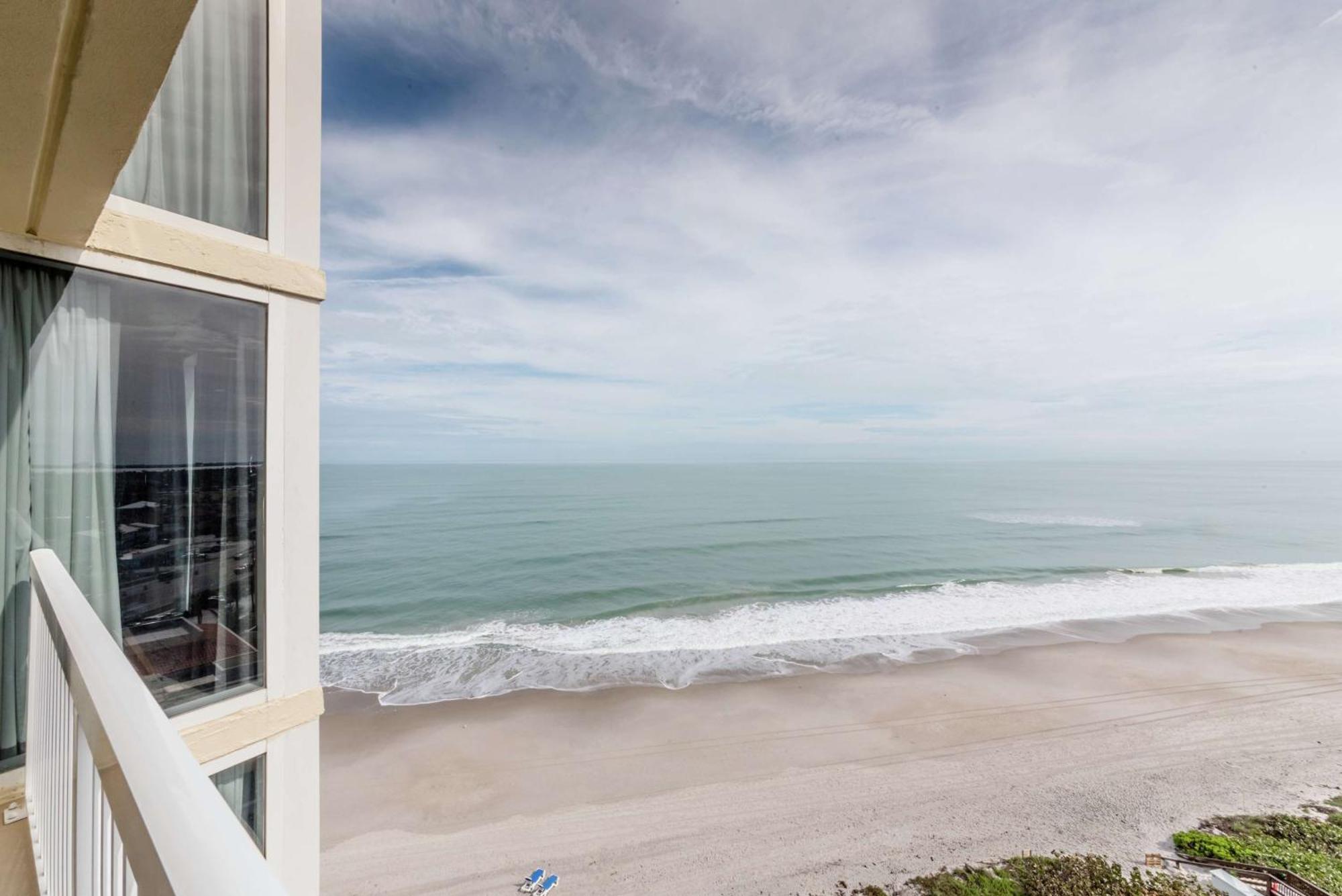 Hilton Melbourne Beach Oceanfront Exteriör bild