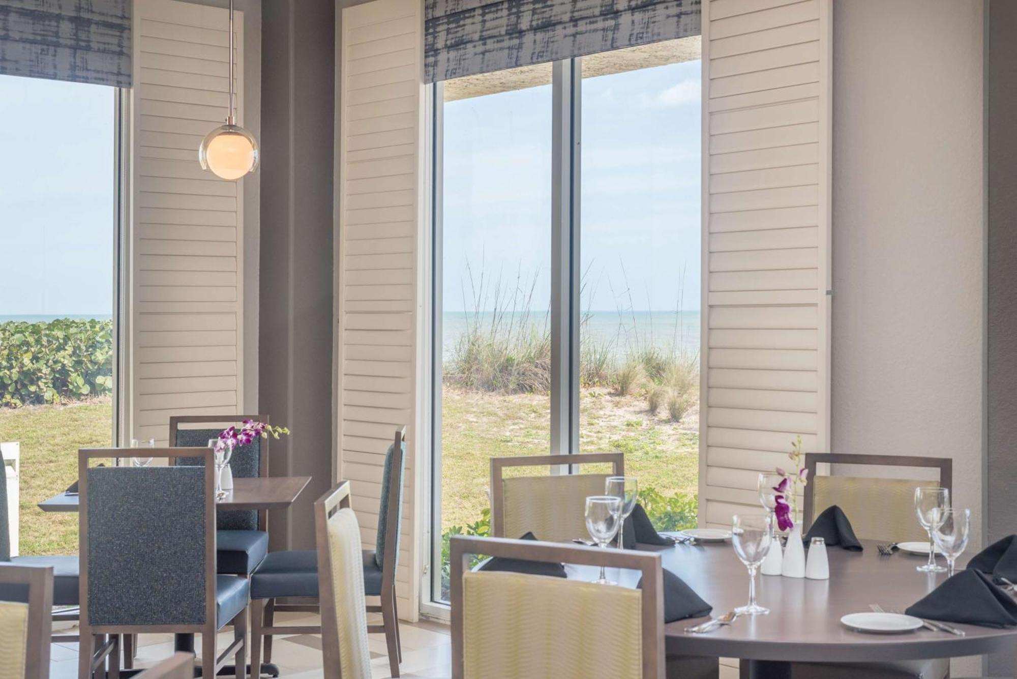 Hilton Melbourne Beach Oceanfront Exteriör bild