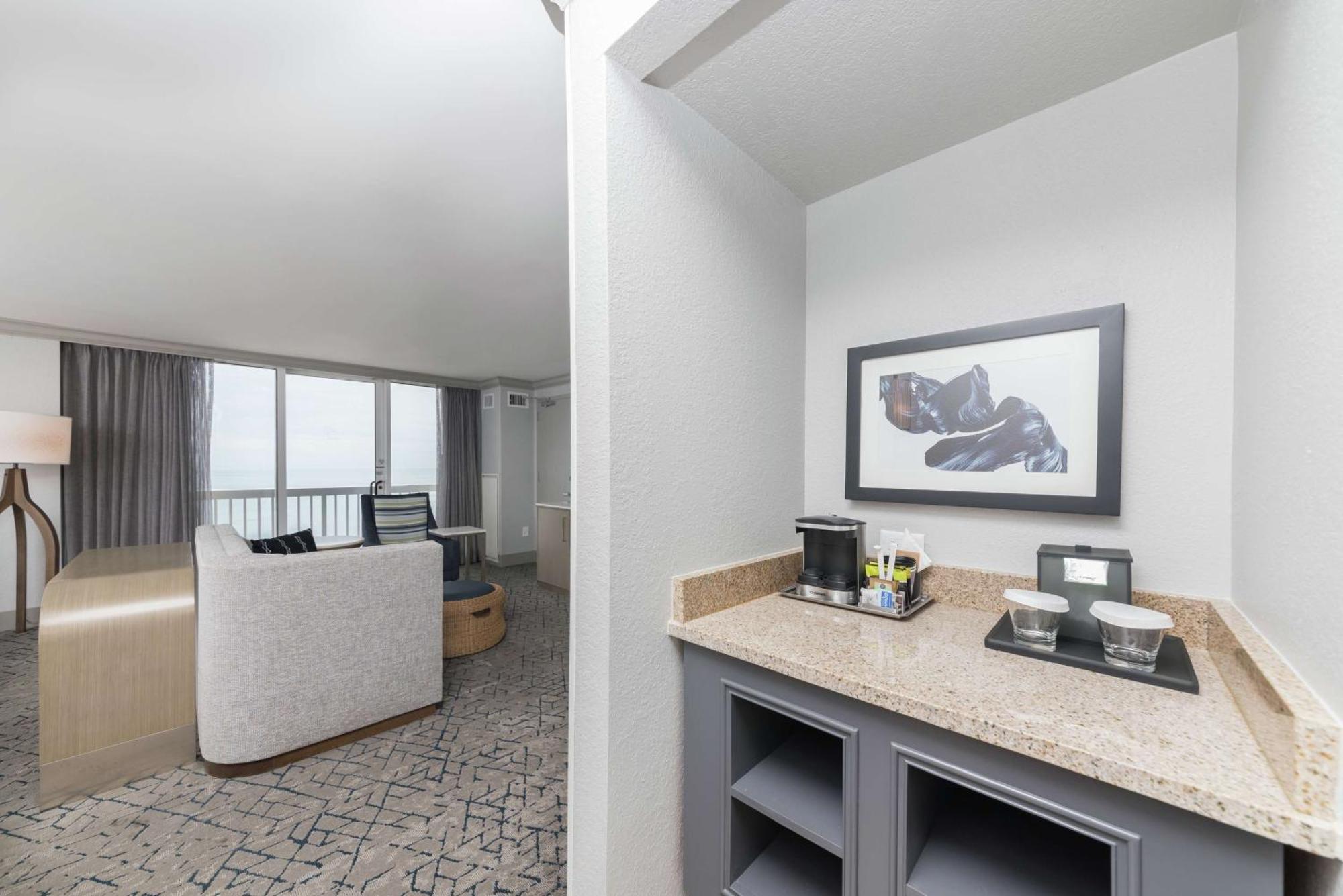 Hilton Melbourne Beach Oceanfront Exteriör bild
